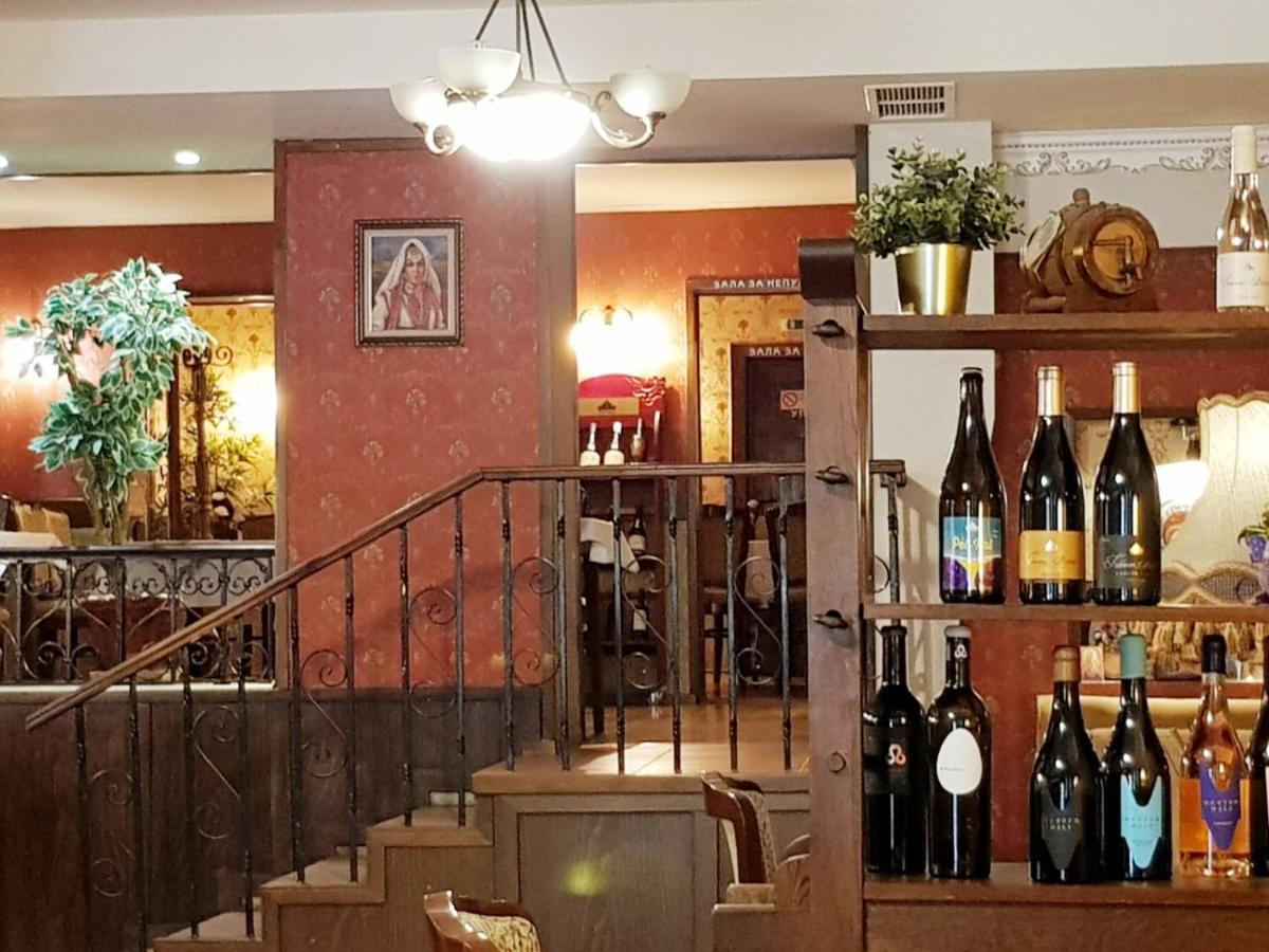 Hotel Minaliat Vek Shumen Luaran gambar
