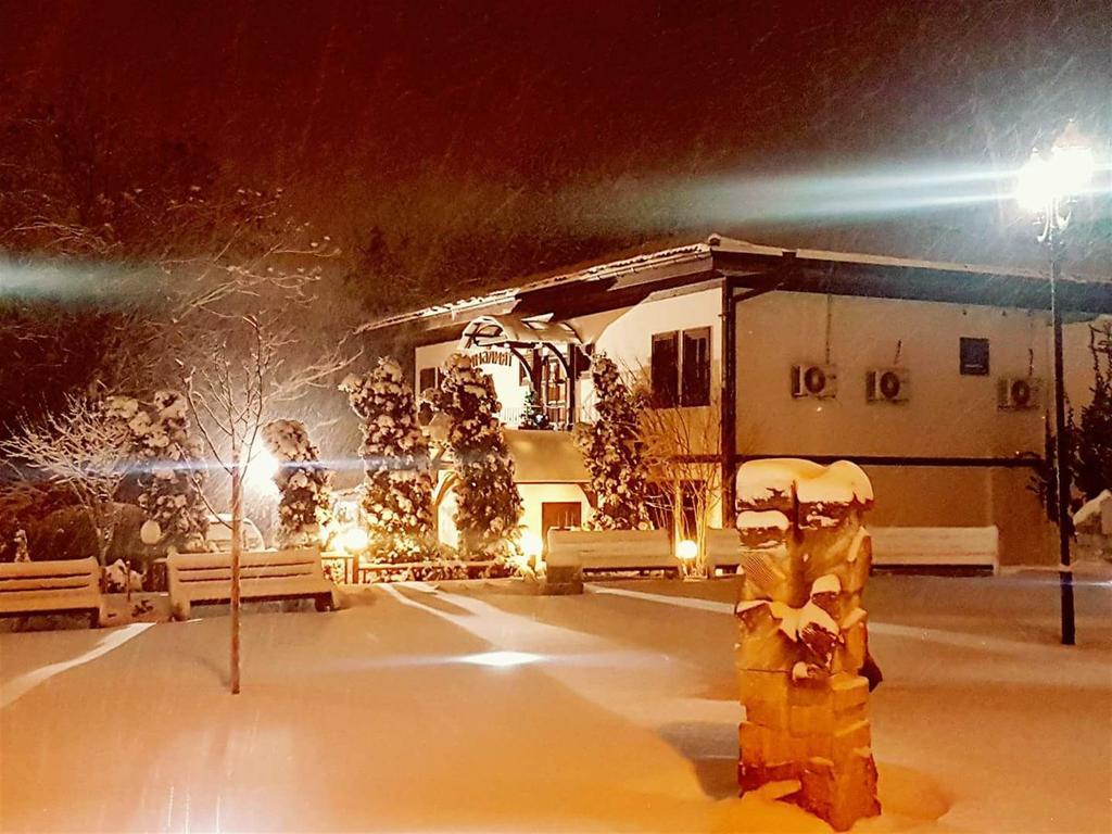Hotel Minaliat Vek Shumen Luaran gambar